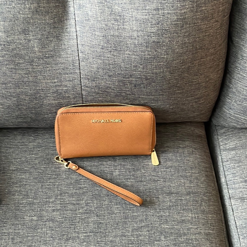 Michael Kors wristlet wallet